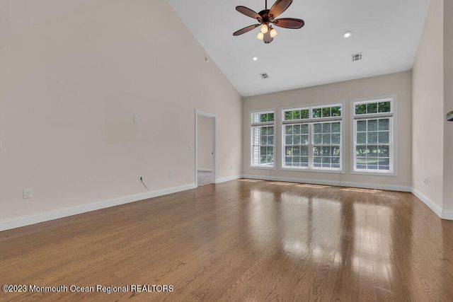 25 Merion Lane, Jackson, NJ 08527