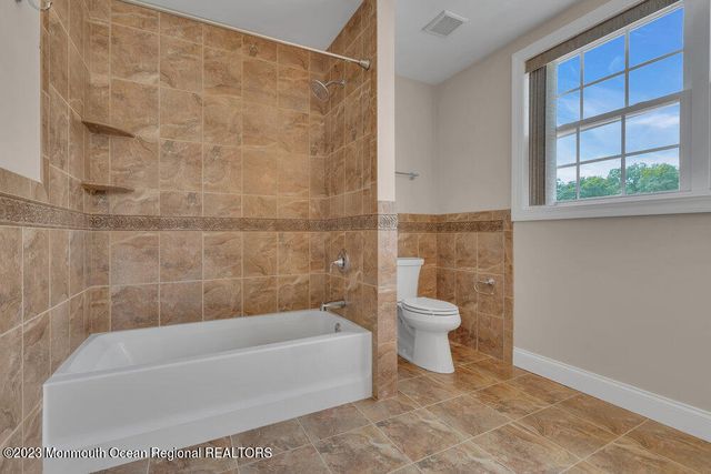 25 Merion Lane, Jackson, NJ 08527