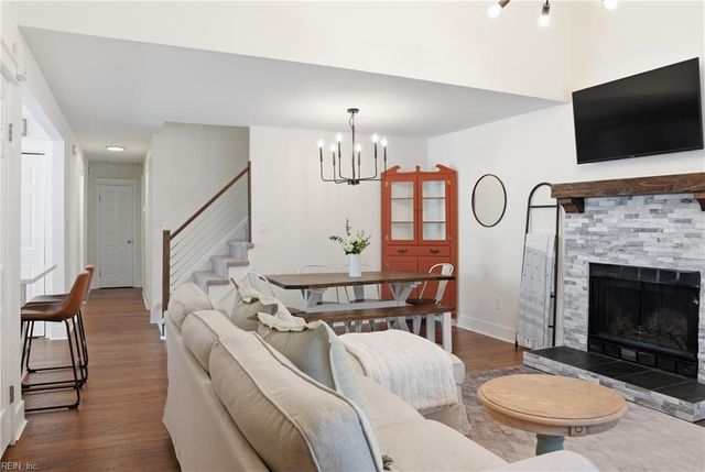 1901 Gravenhurst DR, Virginia Beach, VA 23464