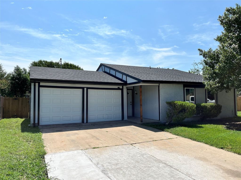2517 Clearwood Drive, Arlington, TX 76014