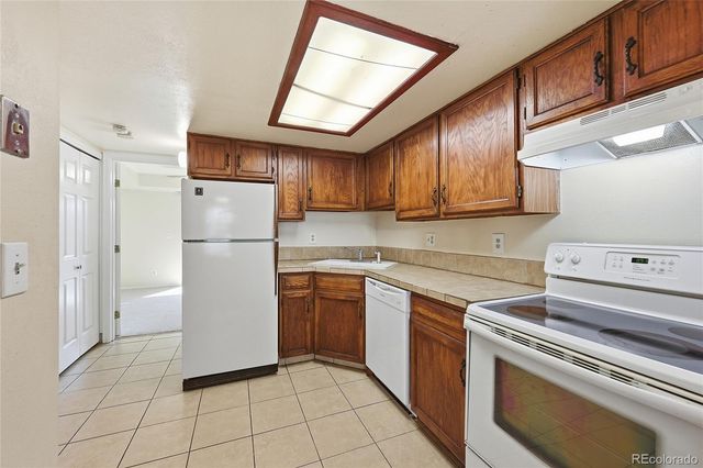1885 S Quebec Way A18, Denver, CO 80231