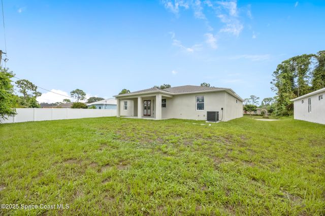 1246 Heitzman Avenue SW, Palm Bay, FL 32908