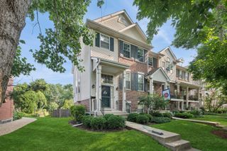 2106 Rugen Road B, Glenview, IL 60026