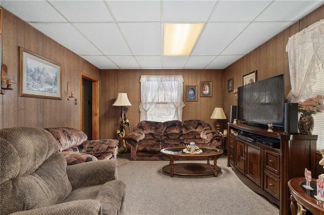 882 Shawnee Road, Kansas City, KS 66103