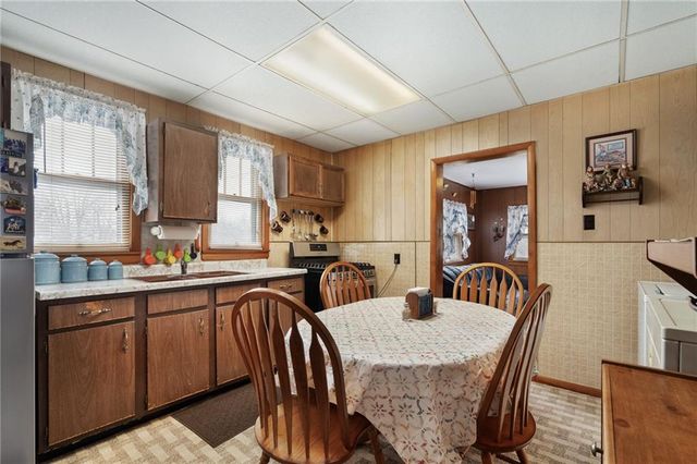 882 Shawnee Road, Kansas City, KS 66103