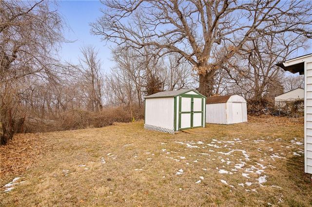 882 Shawnee Road, Kansas City, KS 66103