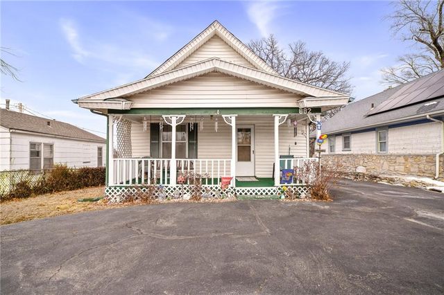 882 Shawnee Road, Kansas City, KS 66103