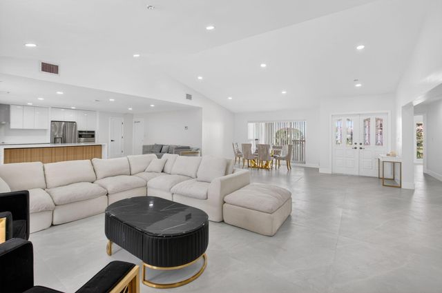 20203 Back Nine Drive, Boca Raton, FL 33498