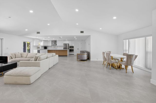 20203 Back Nine Drive, Boca Raton, FL 33498