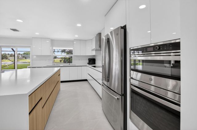 20203 Back Nine Drive, Boca Raton, FL 33498