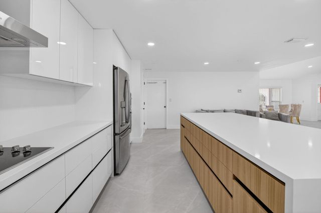 20203 Back Nine Drive, Boca Raton, FL 33498