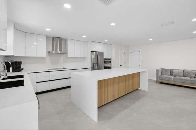 20203 Back Nine Drive, Boca Raton, FL 33498