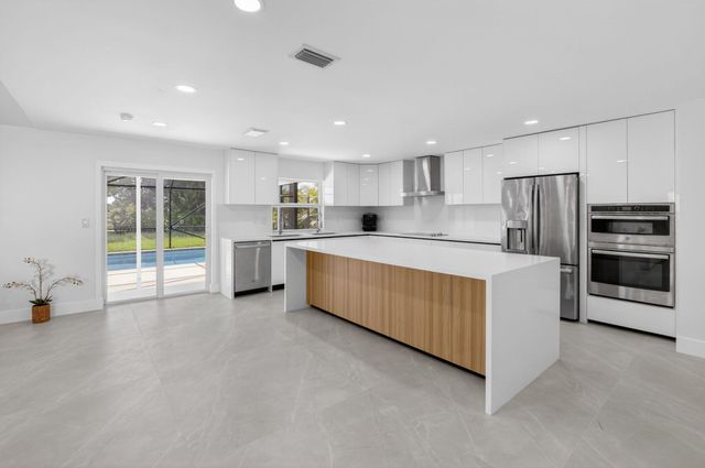 20203 Back Nine Drive, Boca Raton, FL 33498