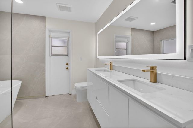 20203 Back Nine Drive, Boca Raton, FL 33498