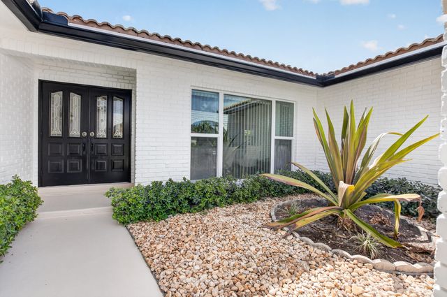 20203 Back Nine Drive, Boca Raton, FL 33498