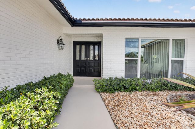20203 Back Nine Drive, Boca Raton, FL 33498
