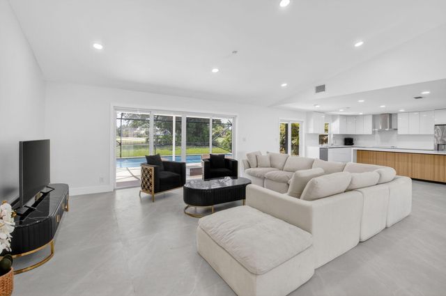 20203 Back Nine Drive, Boca Raton, FL 33498