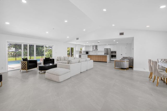 20203 Back Nine Drive, Boca Raton, FL 33498