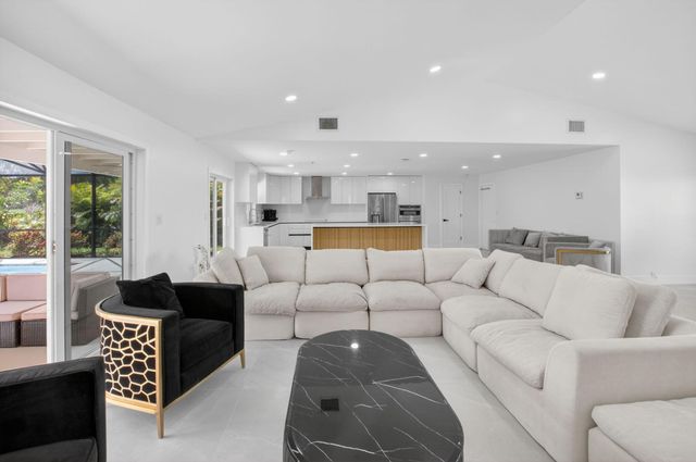 20203 Back Nine Drive, Boca Raton, FL 33498