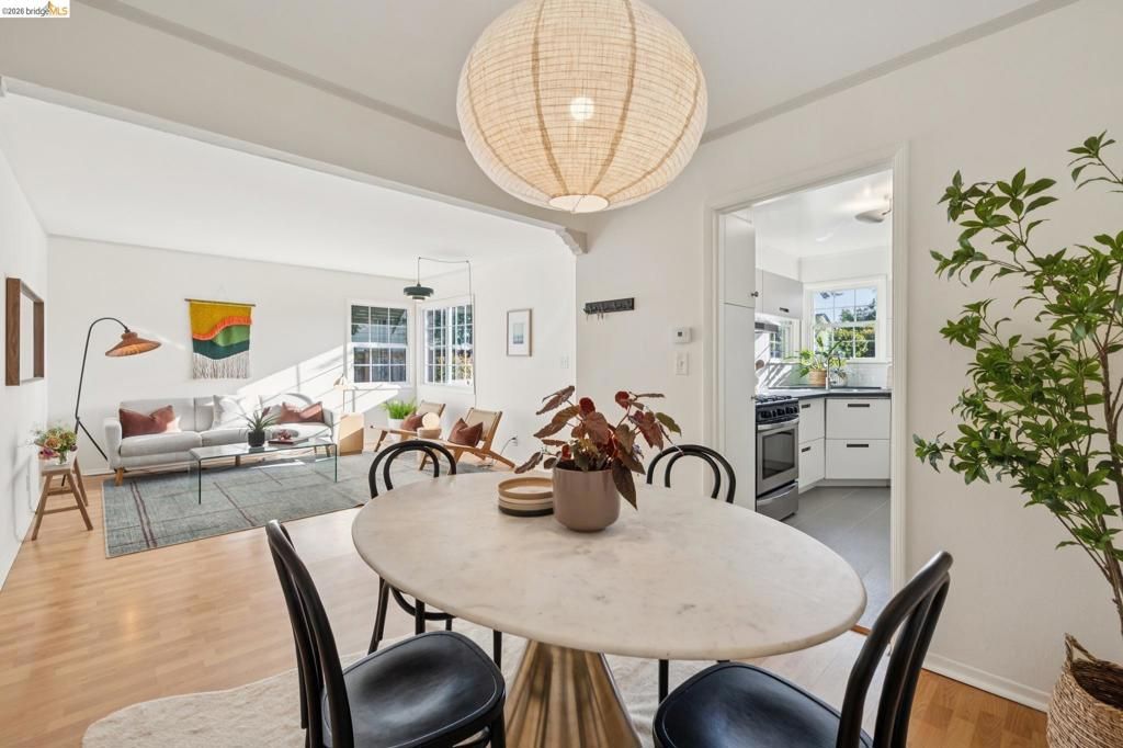 Image 12 of property listing at 738 Ventura St, Richmond, CA 94805