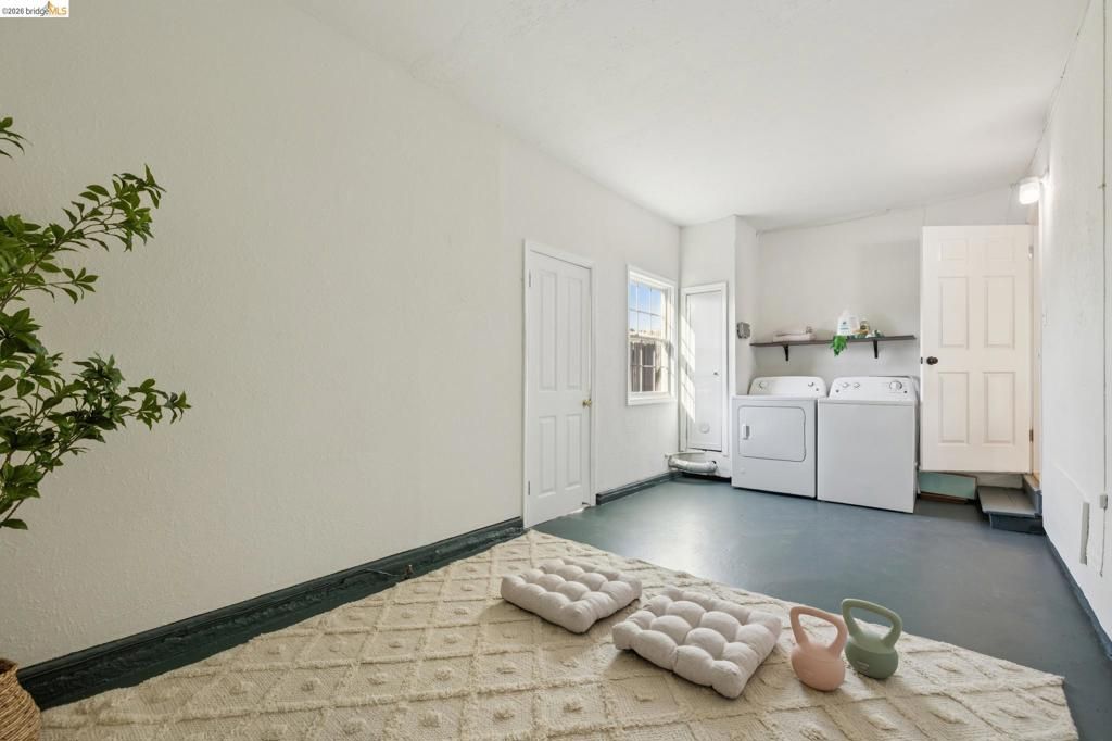 Image 30 of property listing at 738 Ventura St, Richmond, CA 94805