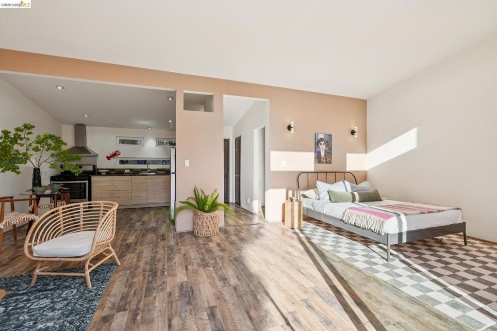 Image 36 of property listing at 738 Ventura St, Richmond, CA 94805