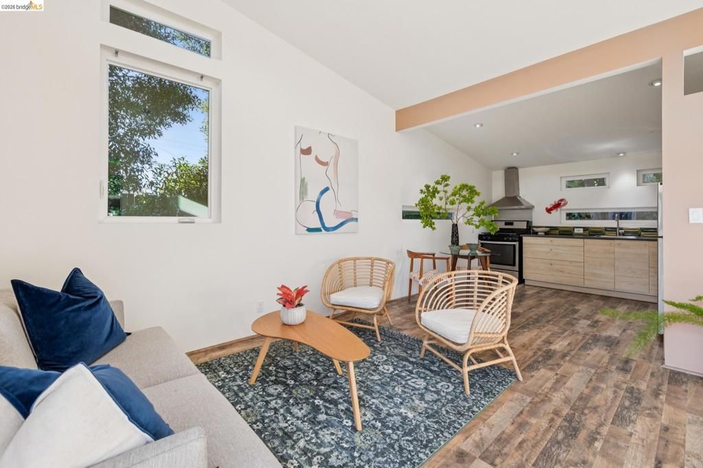 Image 38 of property listing at 738 Ventura St, Richmond, CA 94805