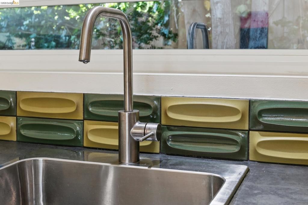 Image 42 of property listing at 738 Ventura St, Richmond, CA 94805