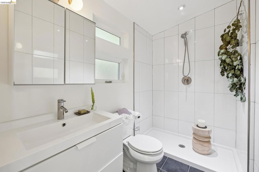 Image 52 of property listing at 738 Ventura St, Richmond, CA 94805