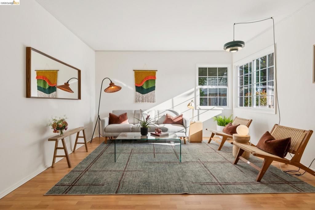 Image 7 of property listing at 738 Ventura St, Richmond, CA 94805