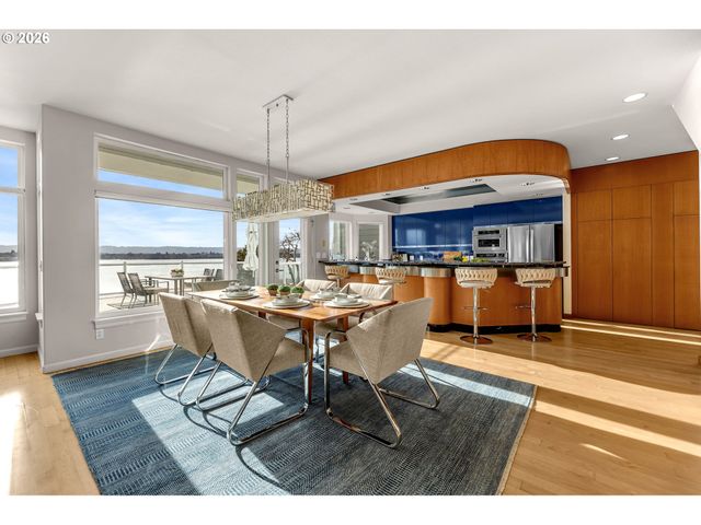 1463 Se COLUMBIA Way, Vancouver, WA 98661