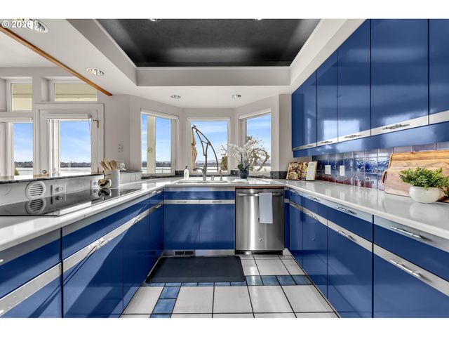 1463 Se COLUMBIA Way, Vancouver, WA 98661