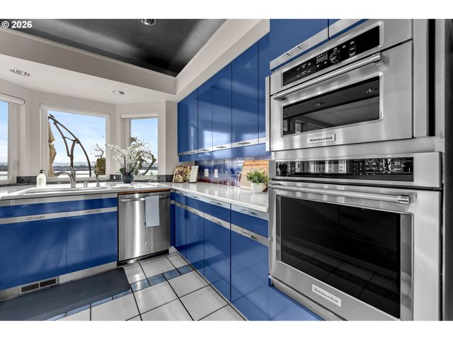 1463 Se COLUMBIA Way, Vancouver, WA 98661