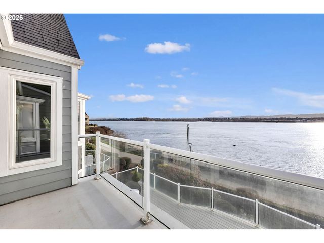 1463 Se COLUMBIA Way, Vancouver, WA 98661