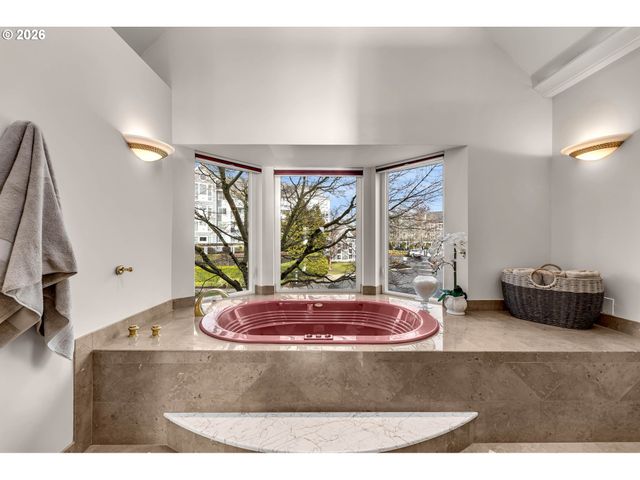 1463 Se COLUMBIA Way, Vancouver, WA 98661