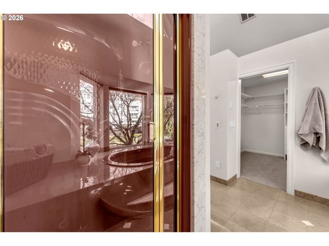 1463 Se COLUMBIA Way, Vancouver, WA 98661