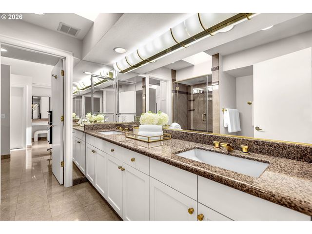 1463 Se COLUMBIA Way, Vancouver, WA 98661