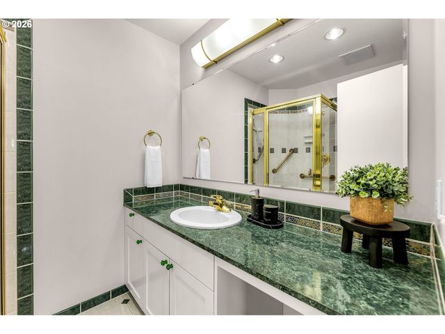 1463 Se COLUMBIA Way, Vancouver, WA 98661