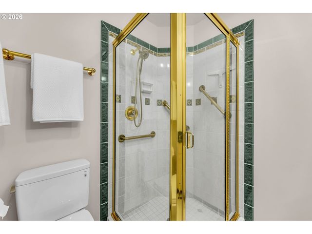 1463 Se COLUMBIA Way, Vancouver, WA 98661