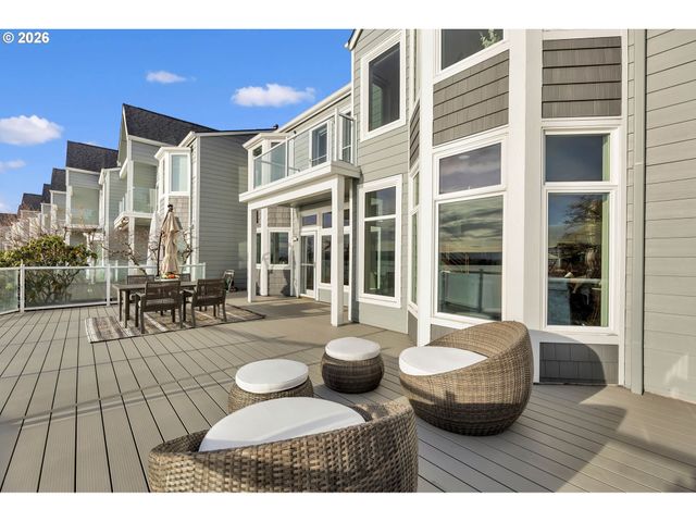 1463 Se COLUMBIA Way, Vancouver, WA 98661