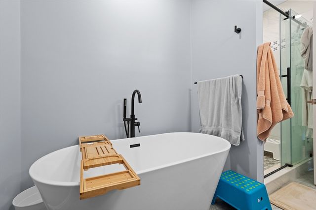 36 Cambridge Rd 44, Woburn, MA 01801