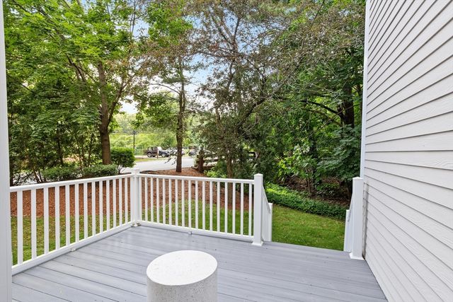 36 Cambridge Rd 44, Woburn, MA 01801
