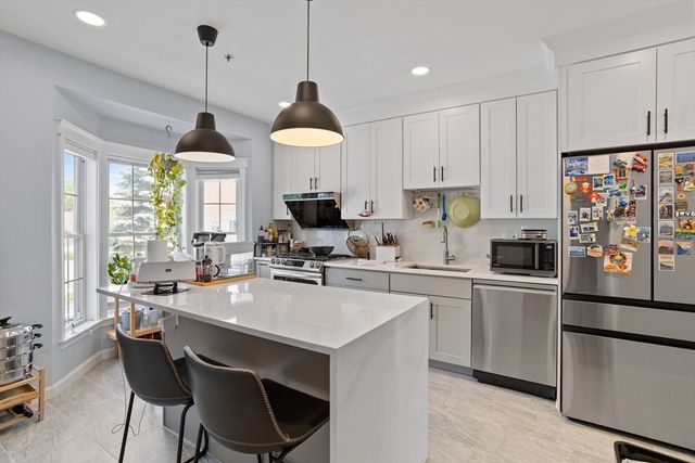 36 Cambridge Rd 44, Woburn, MA 01801