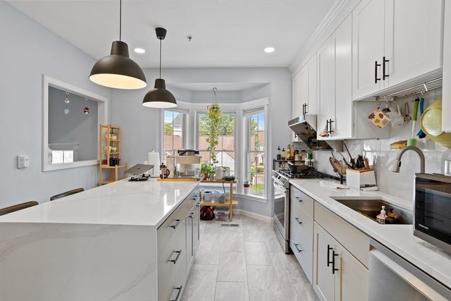 36 Cambridge Rd 44, Woburn, MA 01801