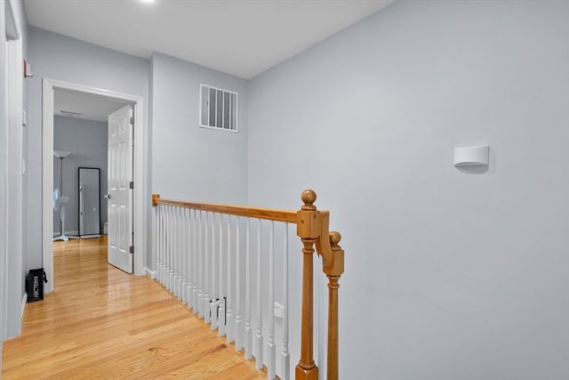36 Cambridge Rd 44, Woburn, MA 01801