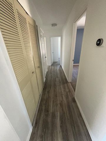 556 Stallion Road SE, Rio Rancho, NM 87124