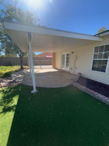 556 Stallion Road SE, Rio Rancho, NM 87124