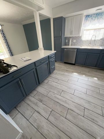 556 Stallion Road SE, Rio Rancho, NM 87124