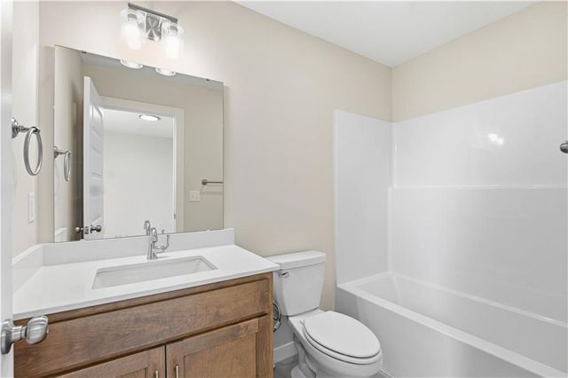 505 SW Newport Drive, Blue Springs, MO 64014