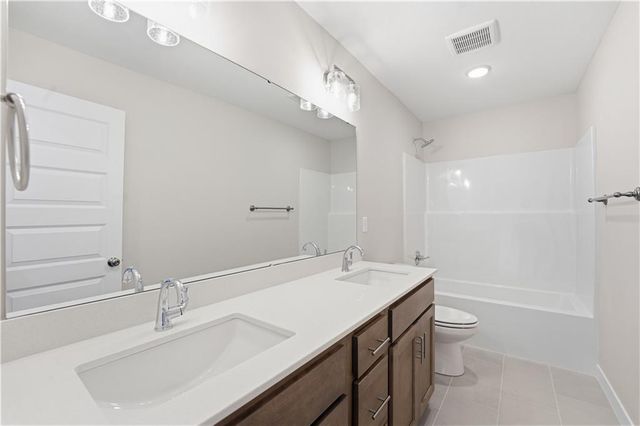 505 SW Newport Drive, Blue Springs, MO 64014